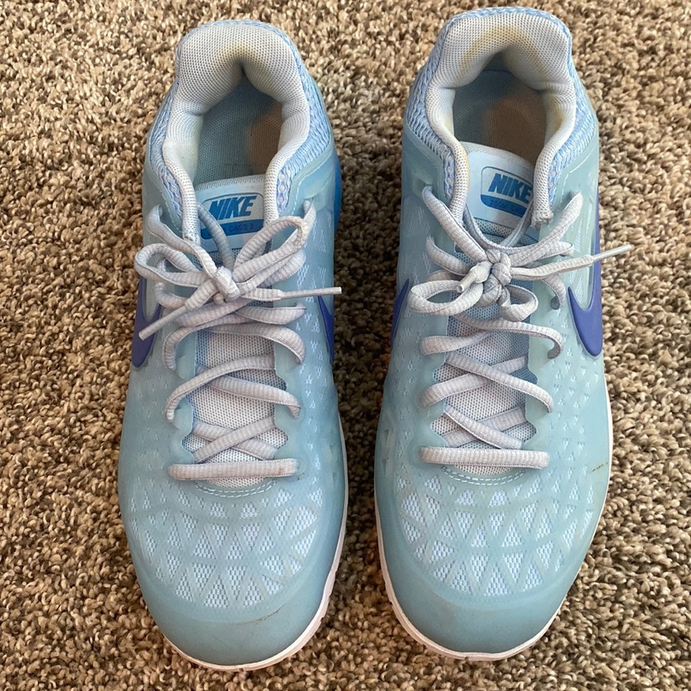 ✧. tennis shoes ! *